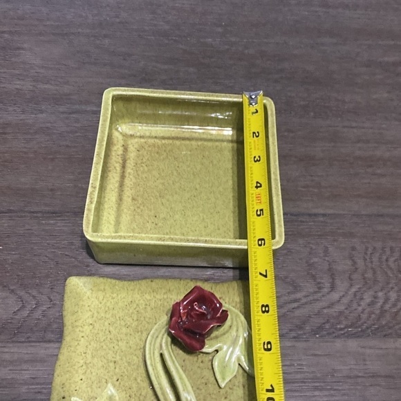 Vintage green and rose hand made hand painted jewelry or trinket box - Picture 4 of 11